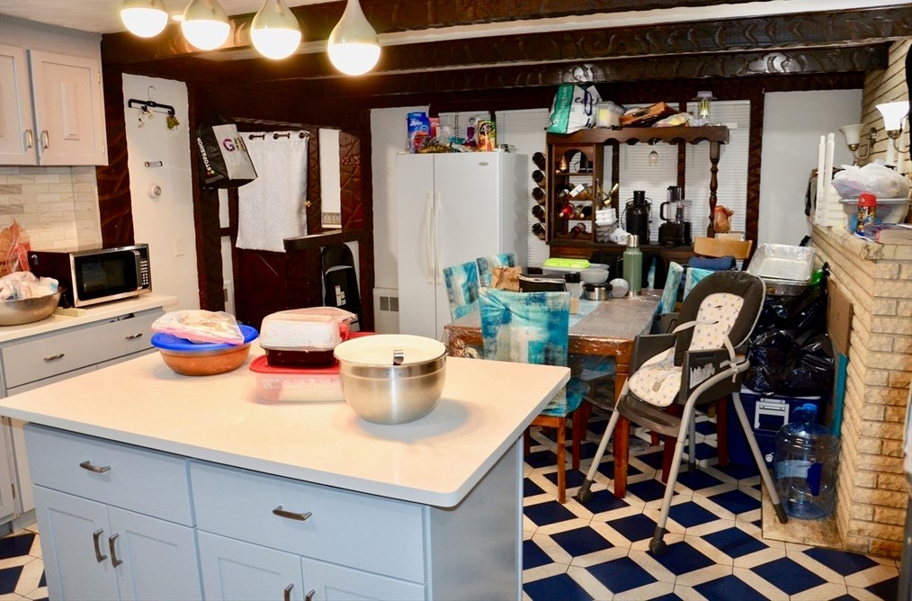 25 Acorn St, Malden MA 02148-7624 exterior