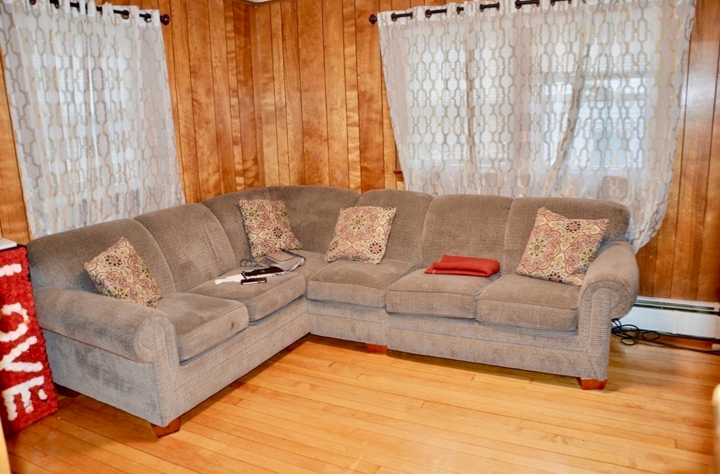 25 Acorn St, Malden MA 02148-7624 exterior