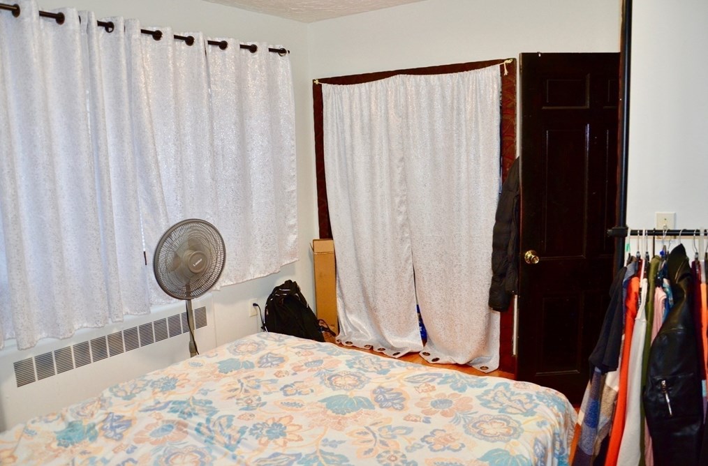 25 Acorn St, Malden MA 02148-7624 exterior