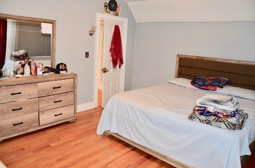 25 Acorn St, Malden MA 02148-7624 exterior