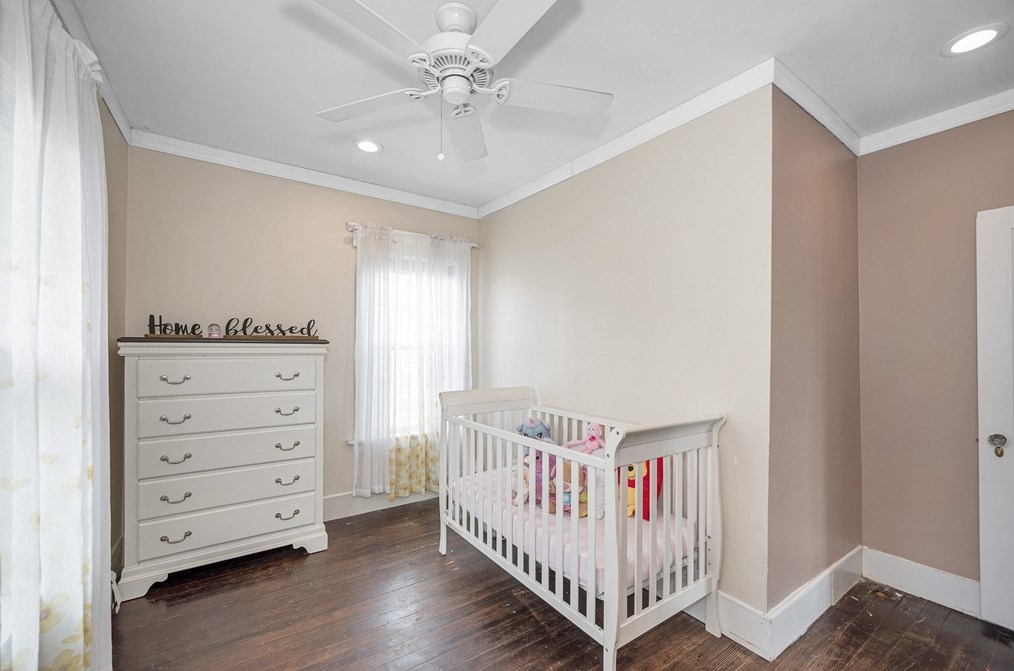 111 Lowell St, Methuen MA 01844-6824 exterior