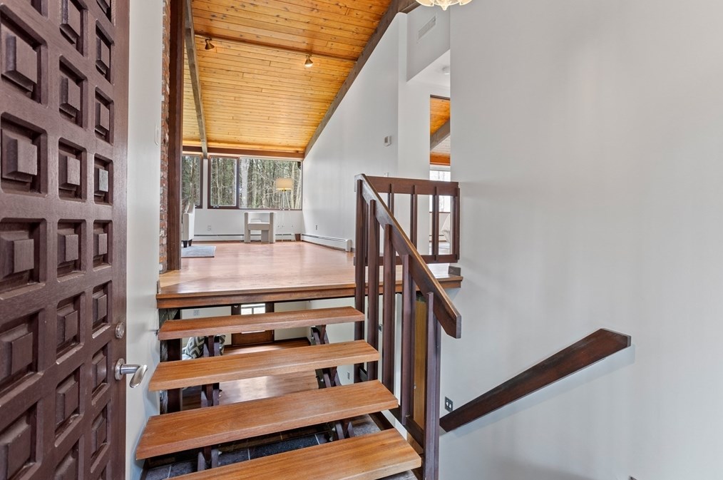 69 Long Ridge Rd, Carlisle, MA 01741