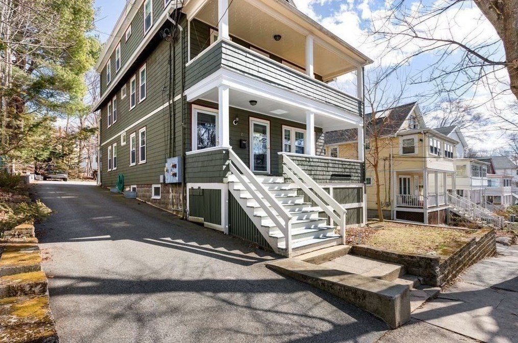 27 Pine St, Arlington MA  02474-2815 exterior