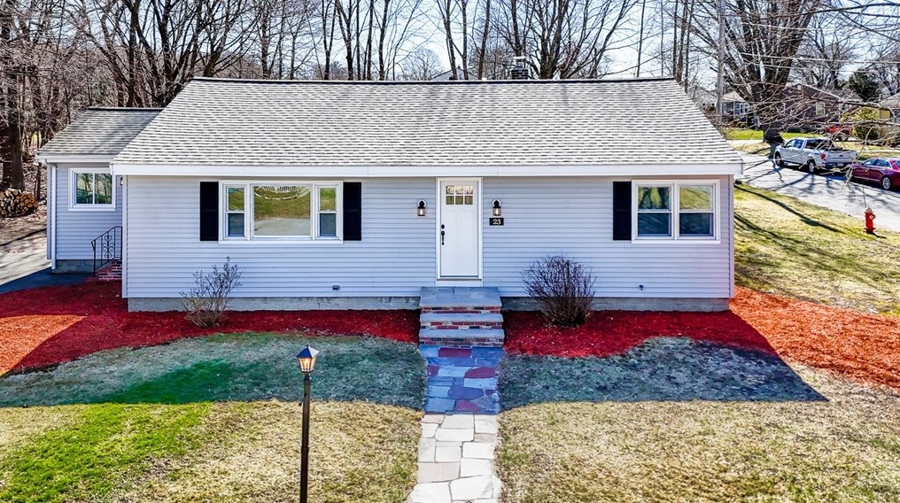 23 Paulette Ave, Dracut, MA 01826