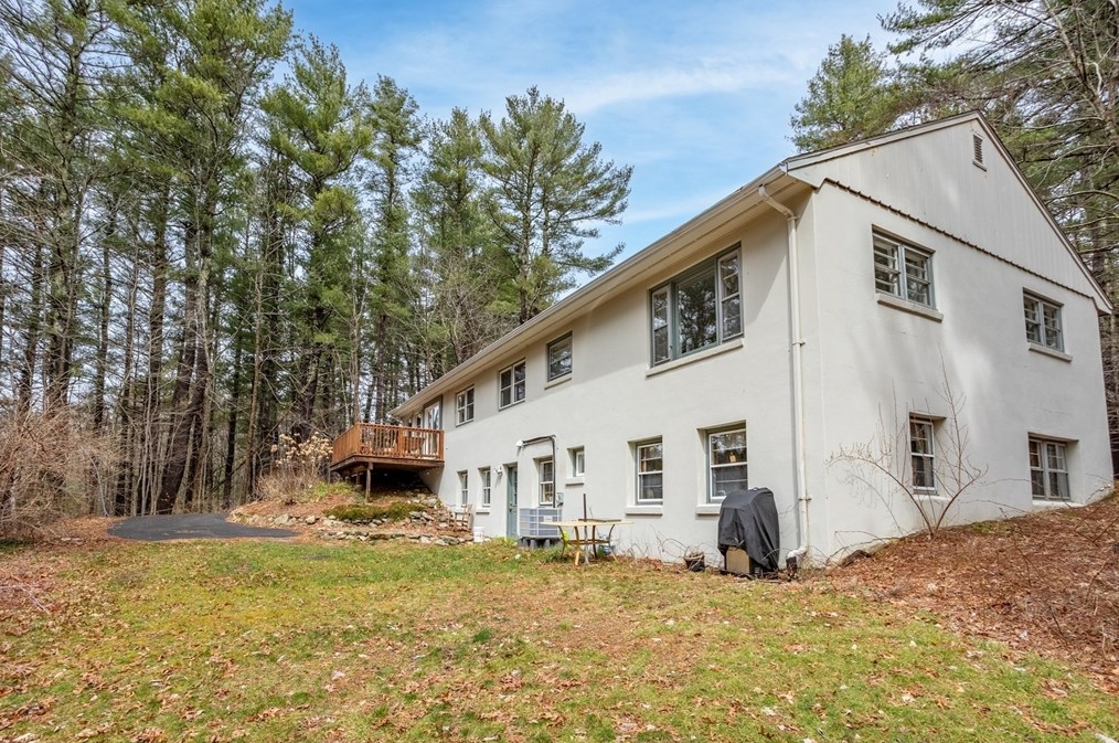 481 Cross St, Carlisle MA  01741-1593 exterior