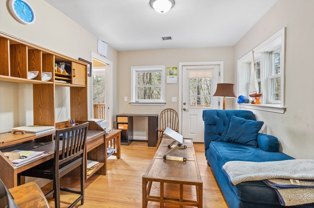 481 Cross St, Carlisle MA  01741-1593 exterior