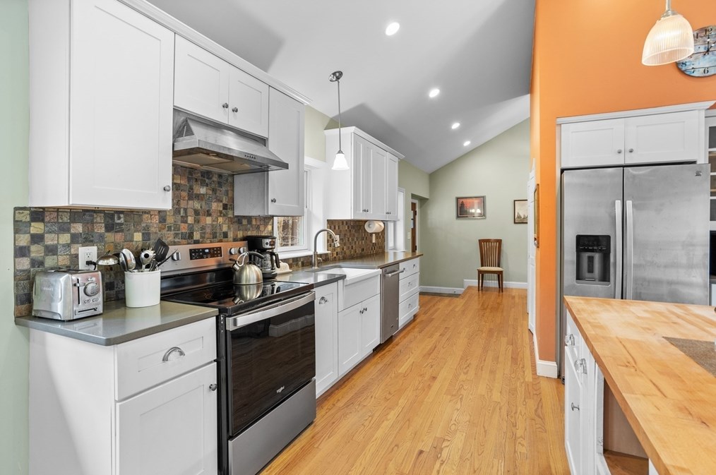 481 Cross St, Carlisle MA  01741-1593 exterior