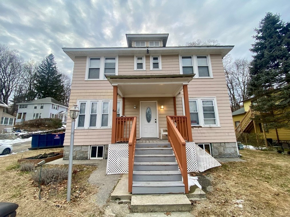 64 Beaver Brook Pkwy, Worcester, MA 01603