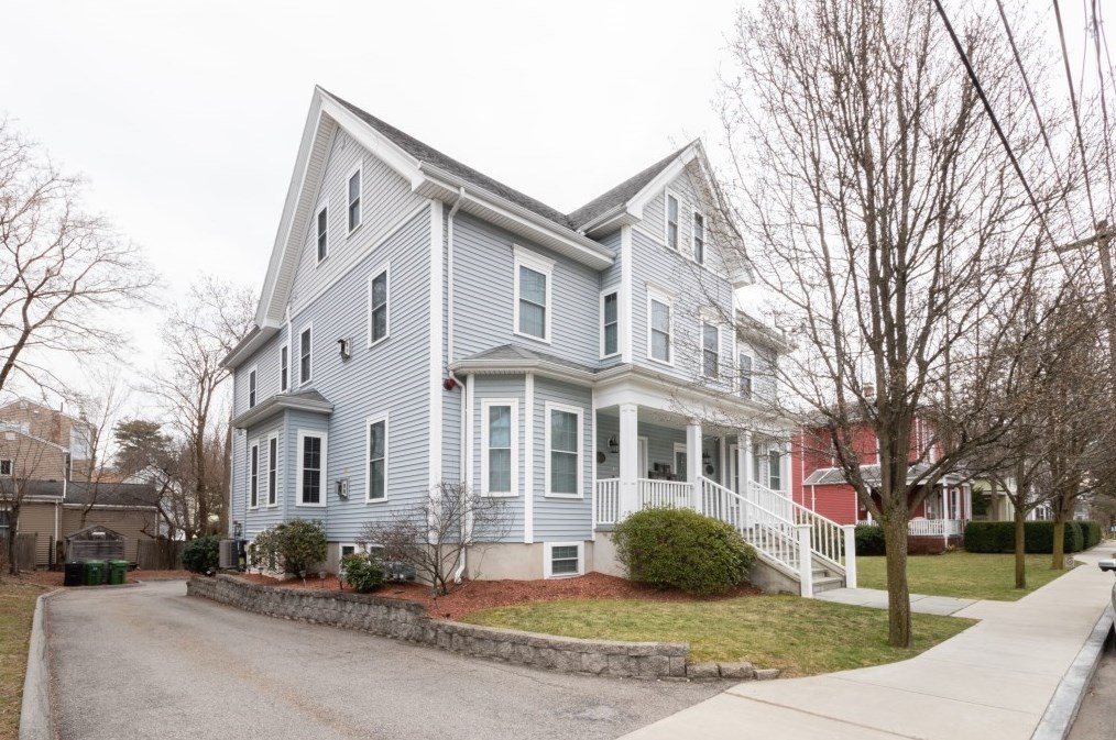 30 Parker St #30, Watertown, MA 02472