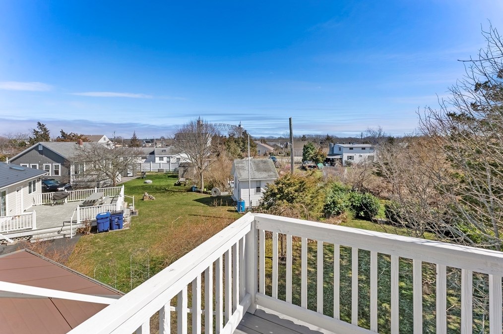 2 Bay Dr, Bourne MA  02532-3408 exterior