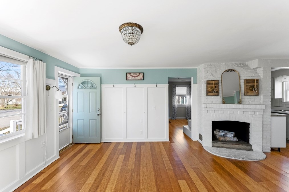 2 Bay Dr, Bourne MA  02532-3408 exterior