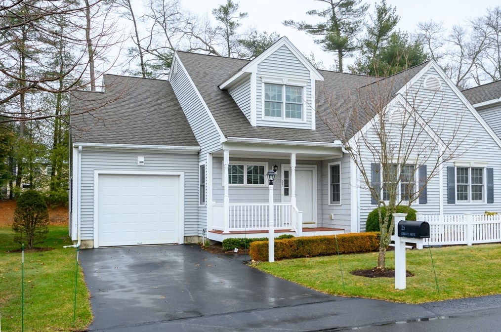 25 Liberty Dr, Pembroke, MA 02359 exterior