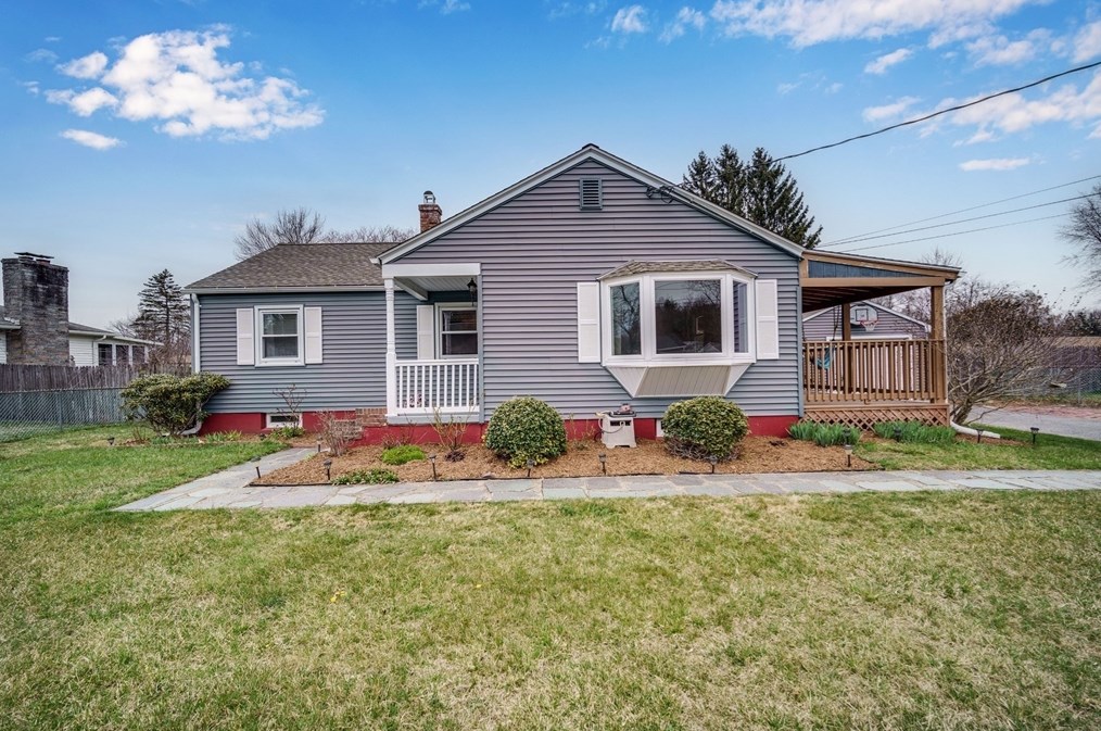 84 Clydesdale Ln, Springfield, MA 01129 exterior