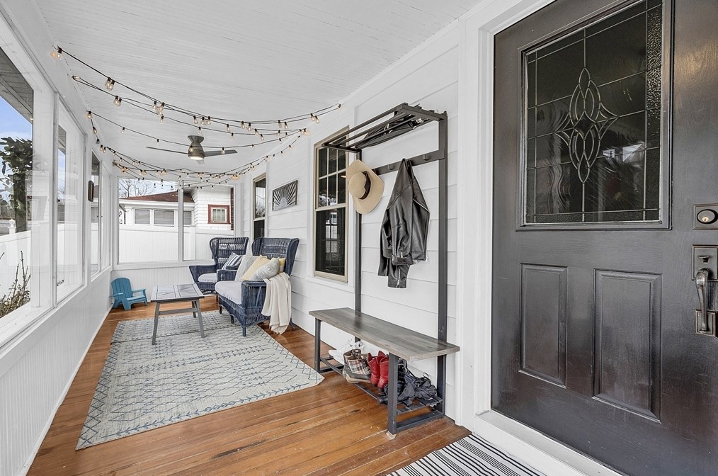 25 Burncoat Ter, Worcester, MA 01605 exterior
