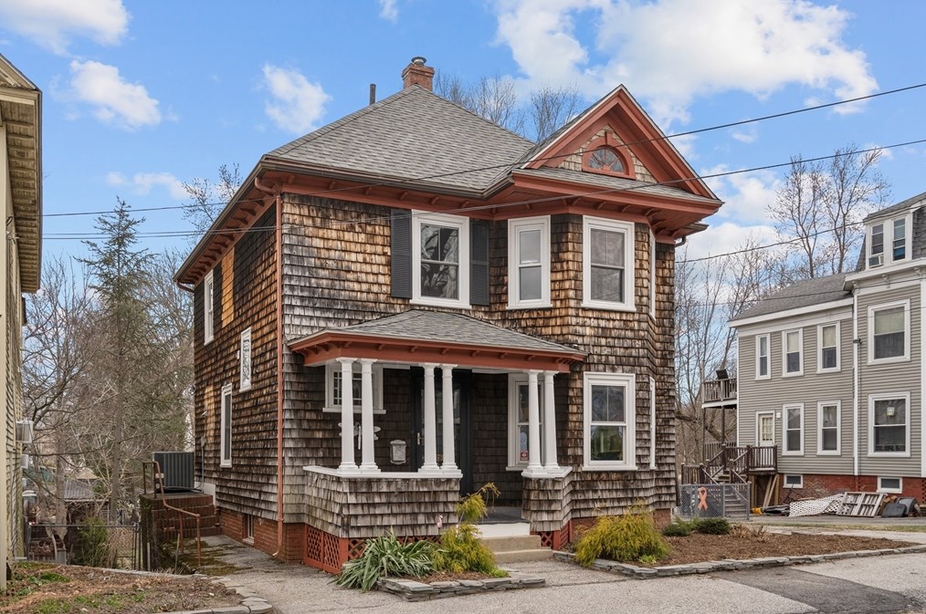 25 11Th Ave, Haverhill, MA 01830 exterior