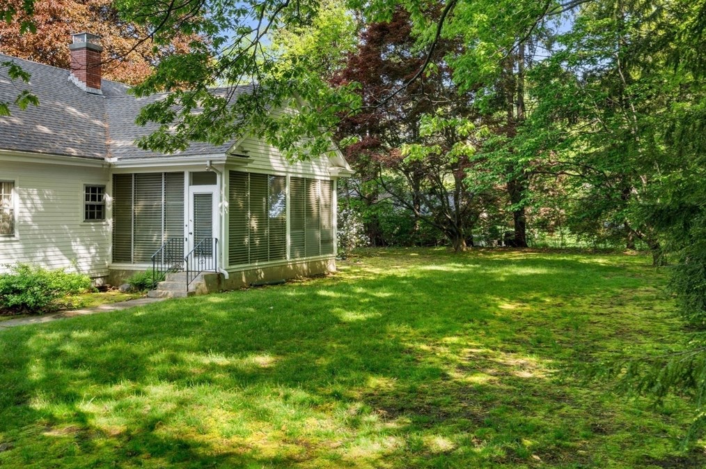 240 Clark Rd, Lowell MA 01852-3124 exterior