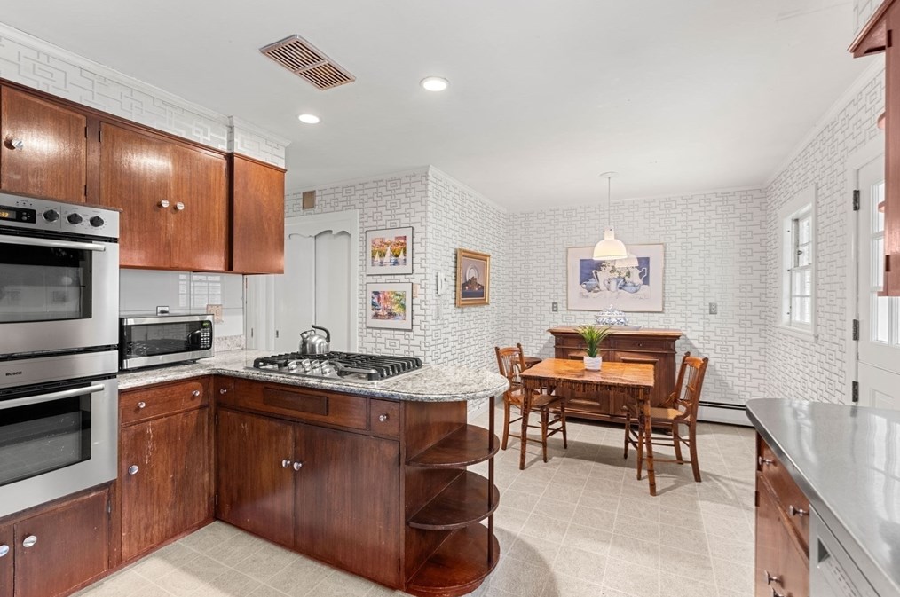 240 Clark Rd, Lowell MA 01852-3124 exterior