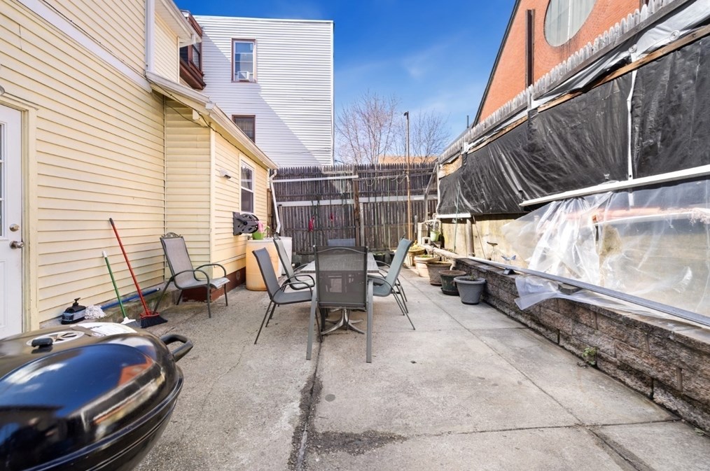 137 Pearl St, Somerville MA 02145-3117 exterior