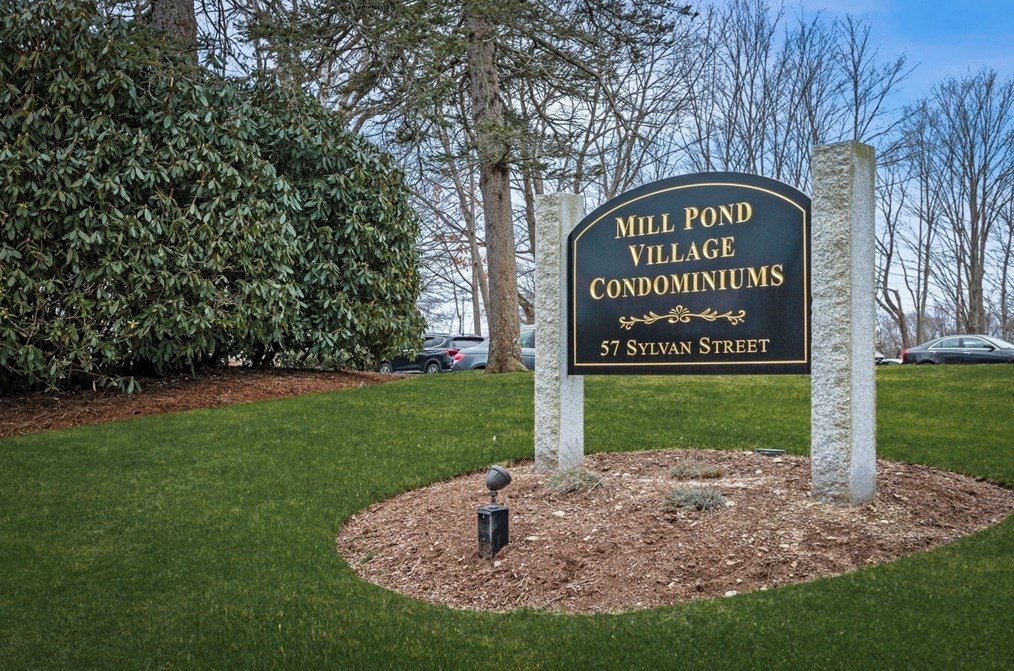 57 Sylvan St, Danvers MA  01923-2738 exterior