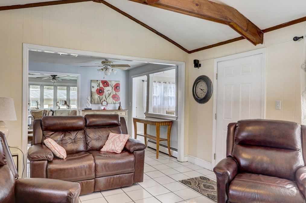 31 Cochrane Cir, Methuen MA  01844-3111 exterior