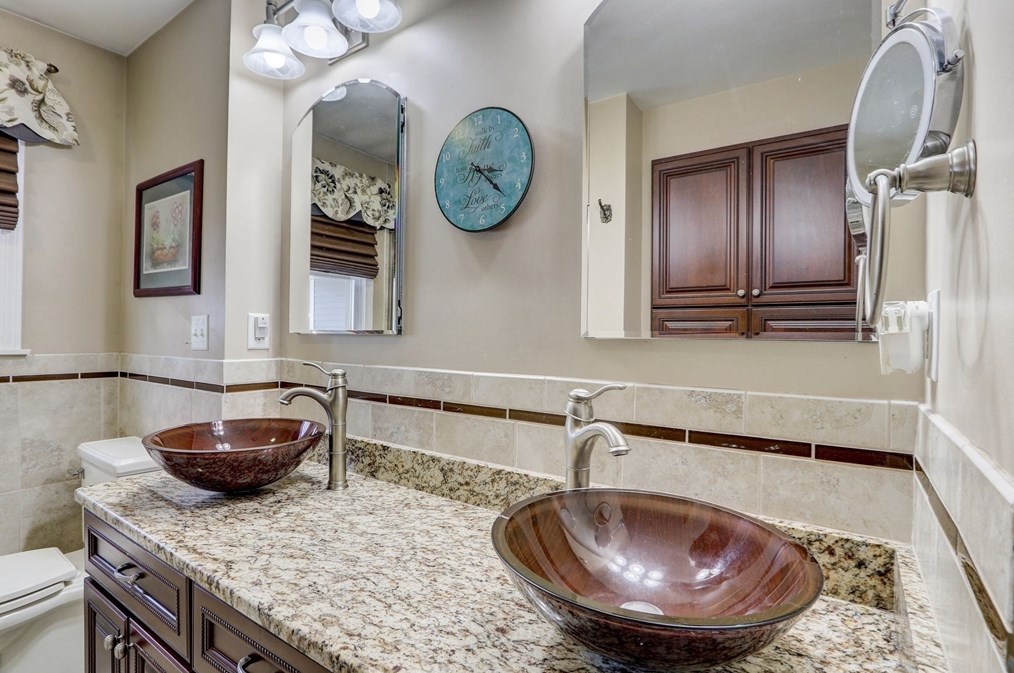 31 Cochrane Cir, Methuen MA  01844-3111 exterior