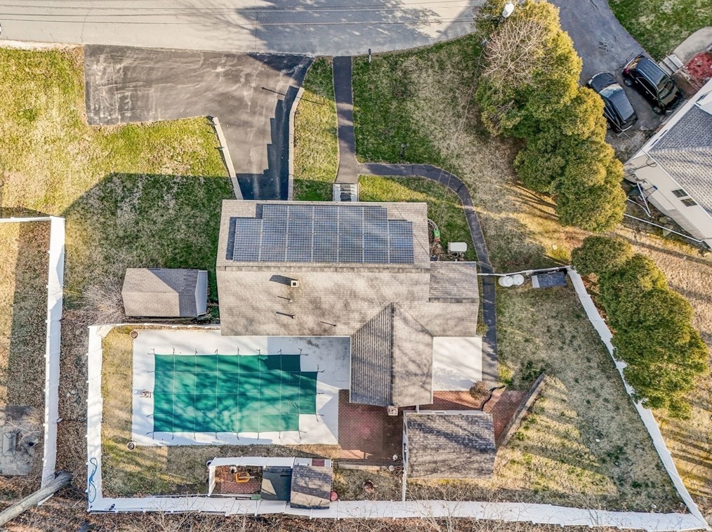 31 Cochrane Cir, Methuen MA  01844-3111 exterior