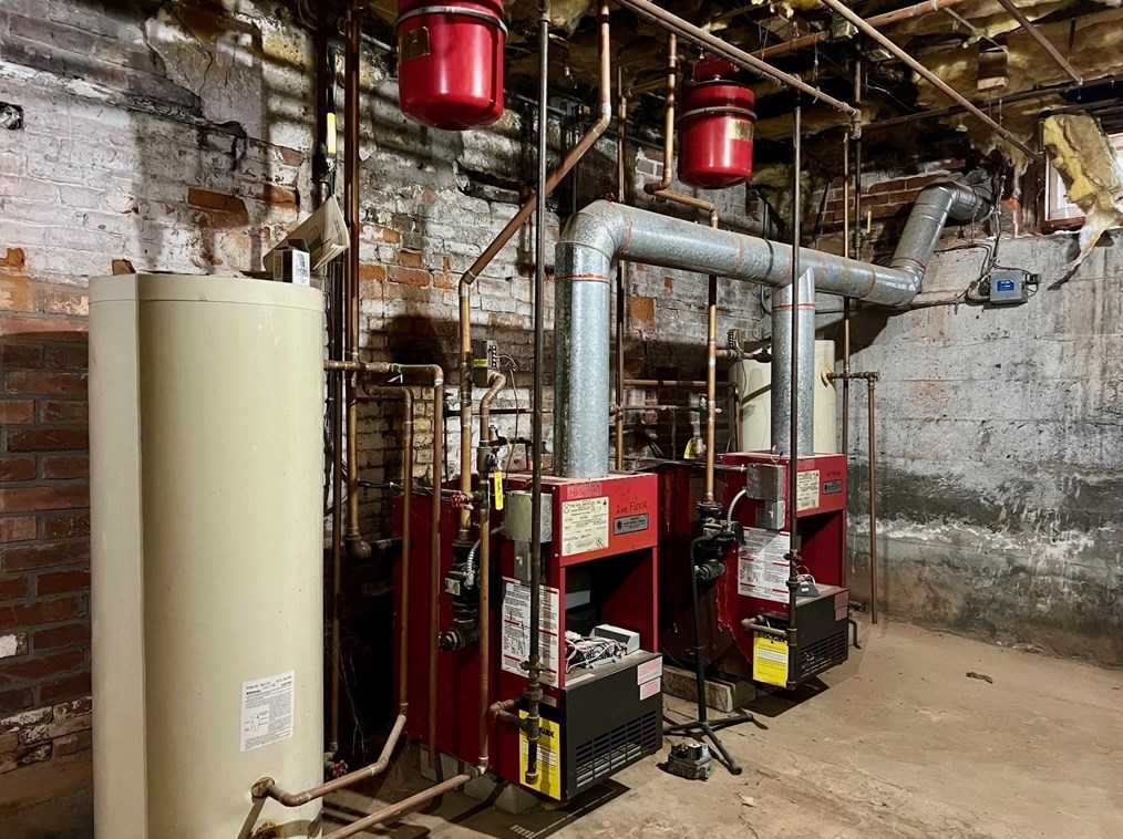 25 St, Hadley MA 01035-9502 exterior