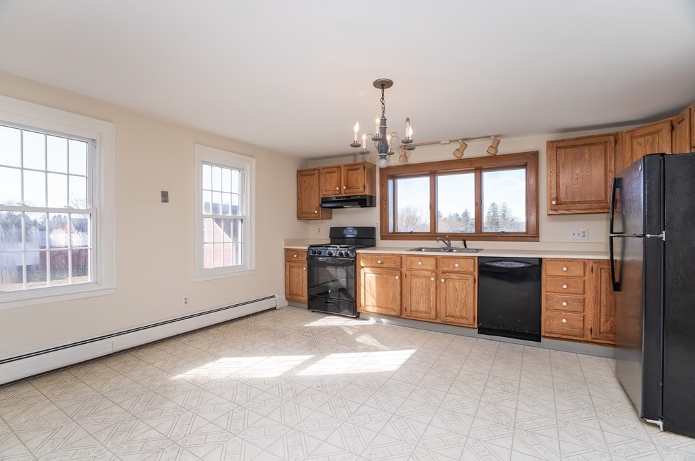 25 St, Hadley MA 01035-9502 exterior