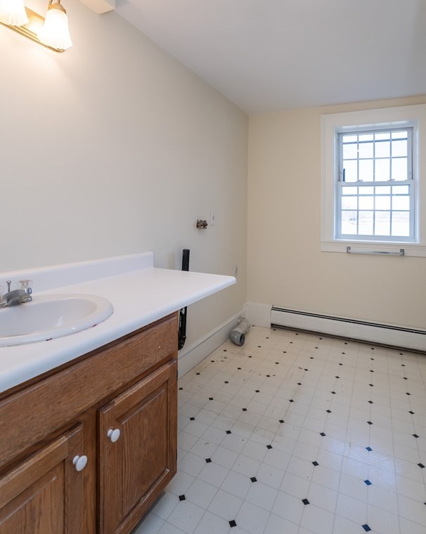 25 St, Hadley MA 01035-9502 exterior