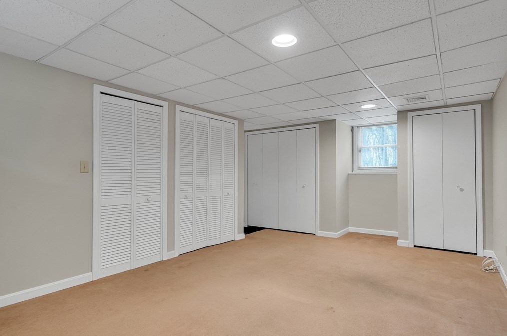 6 Karl Dr, Billerica MA  01862-1249 exterior