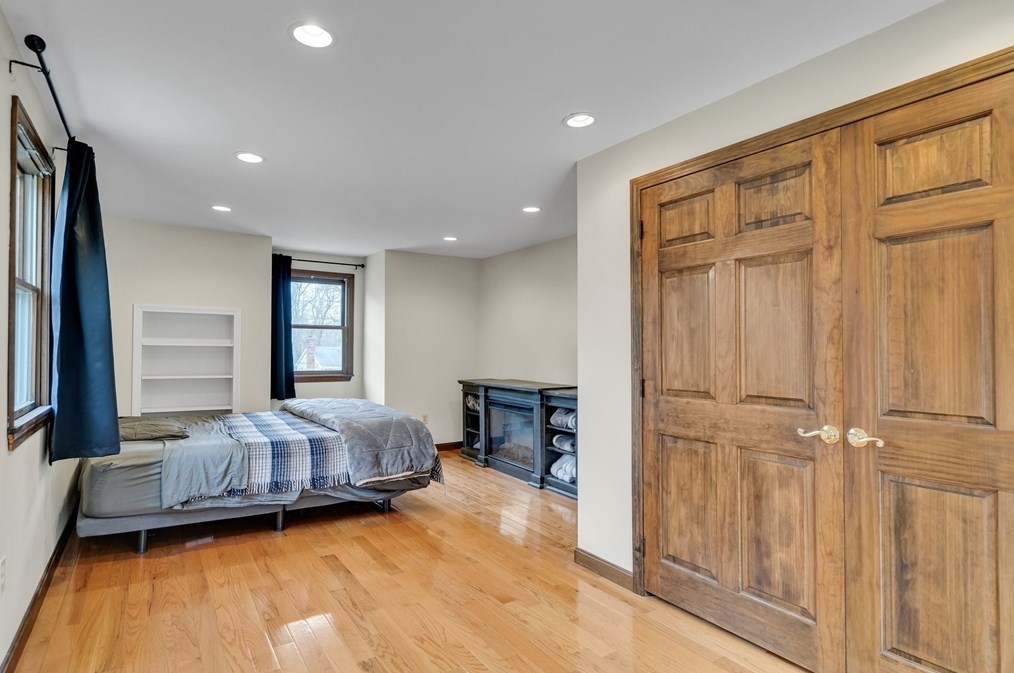 6 Karl Dr, Billerica MA  01862-1249 exterior