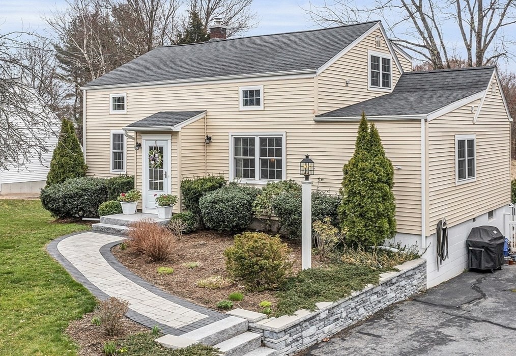 13 Longfellow Rd, Northborough, MA 01532 exterior