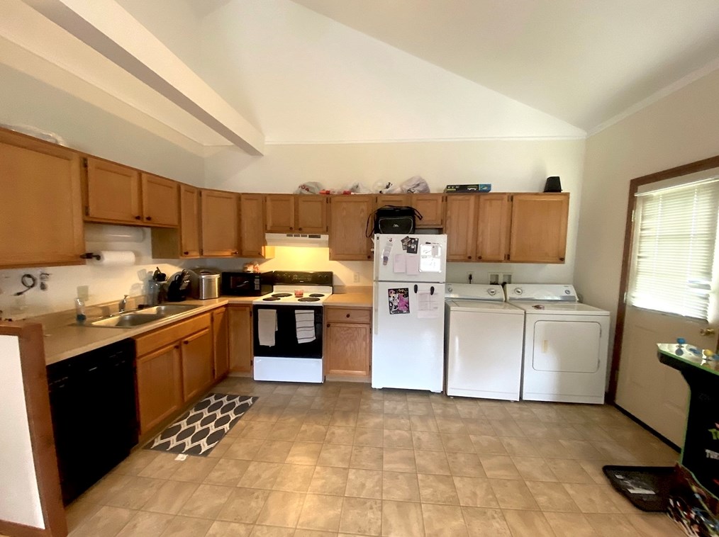 74 Lakewood St, Worcester MA  01603-2069 exterior