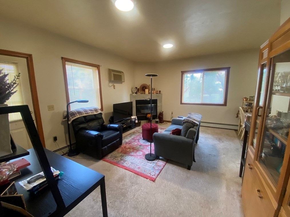 74 Lakewood St, Worcester MA  01603-2069 exterior