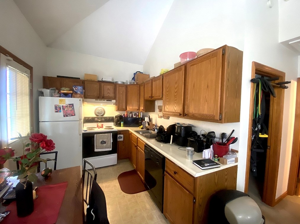 74 Lakewood St, Worcester MA  01603-2069 exterior