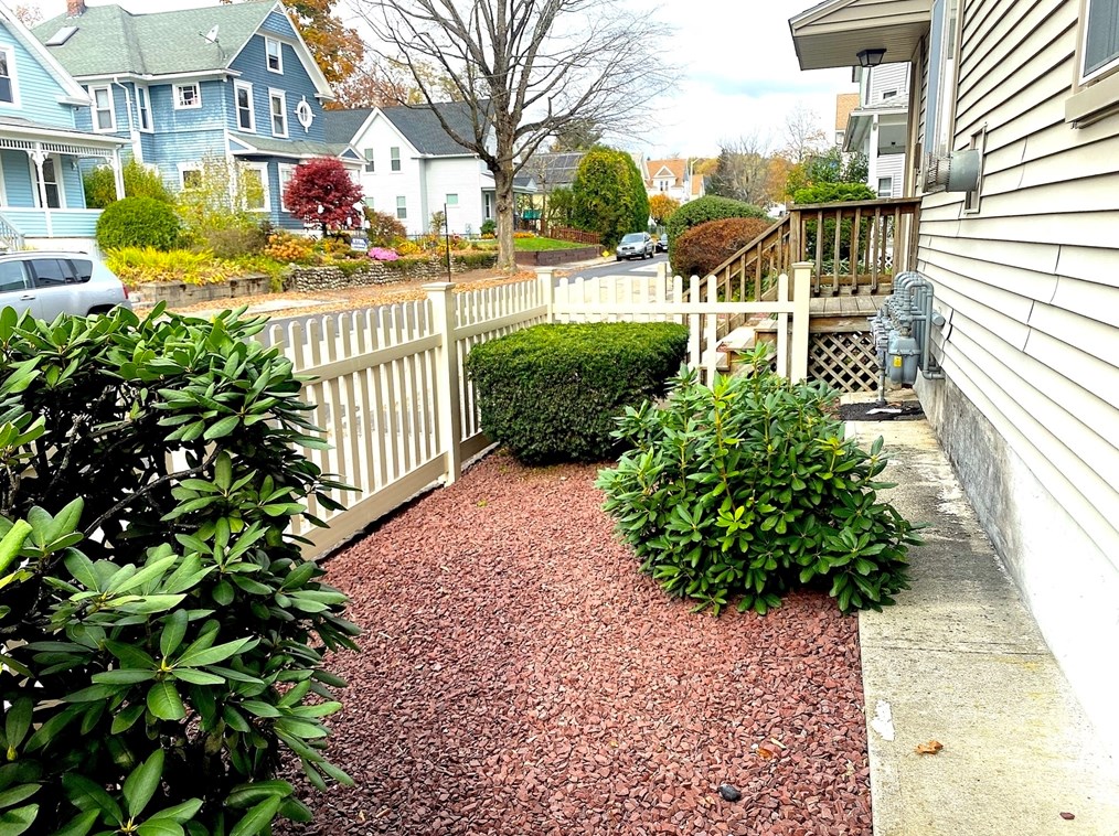 74 Lakewood St, Worcester MA  01603-2069 exterior