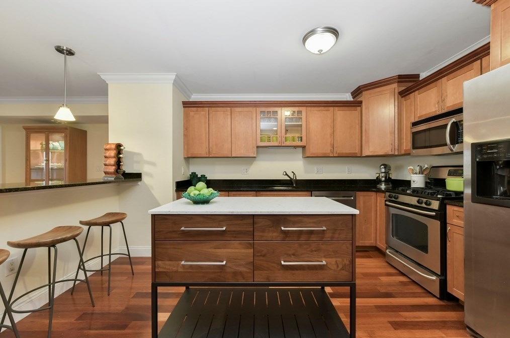 45 Hancock St #303, Quincy, MA 02171