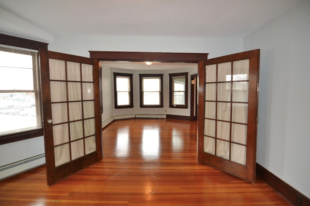 245 Irving St Apt 2, Framingham, MA 01702