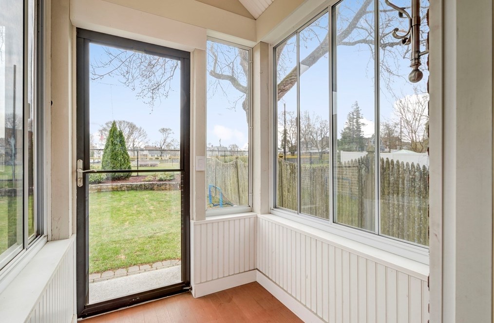 81 Mayall Rd, Waltham MA  02453-8266 exterior