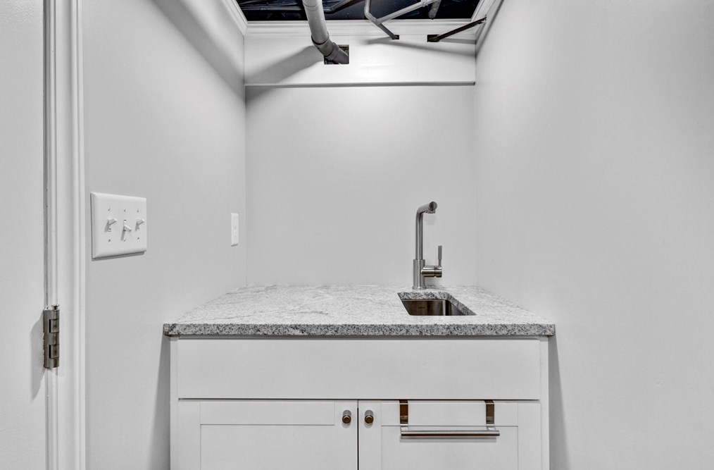 81 Mayall Rd, Waltham MA  02453-8266 exterior