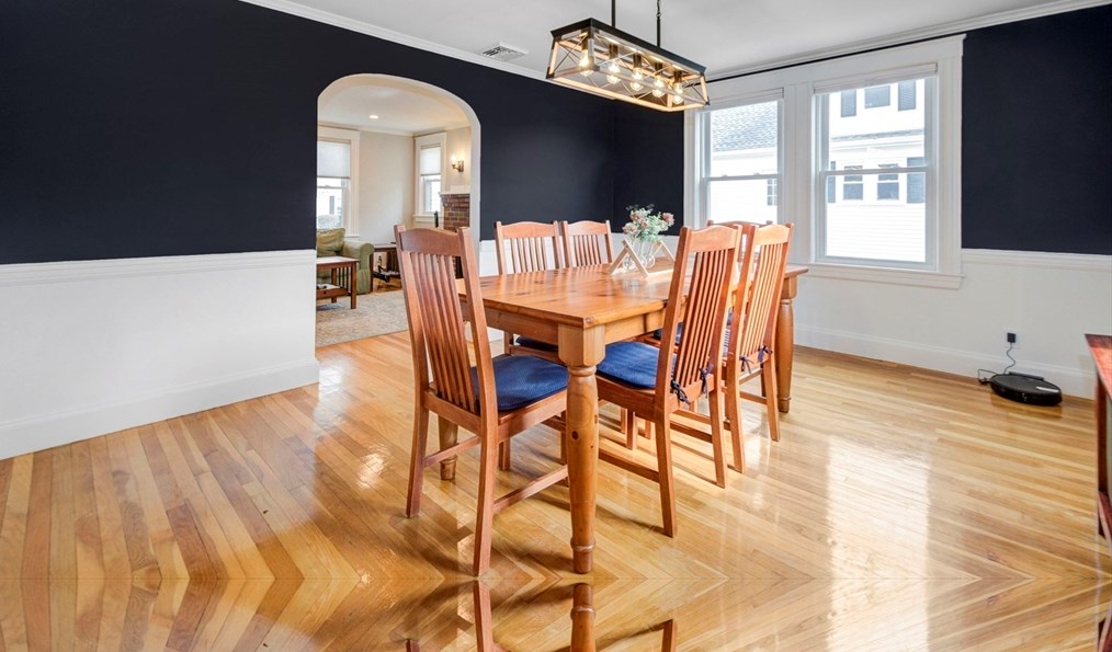 81 Mayall Rd, Waltham MA  02453-8266 exterior