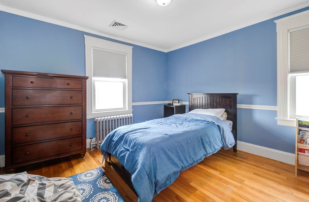 81 Mayall Rd, Waltham MA  02453-8266 exterior