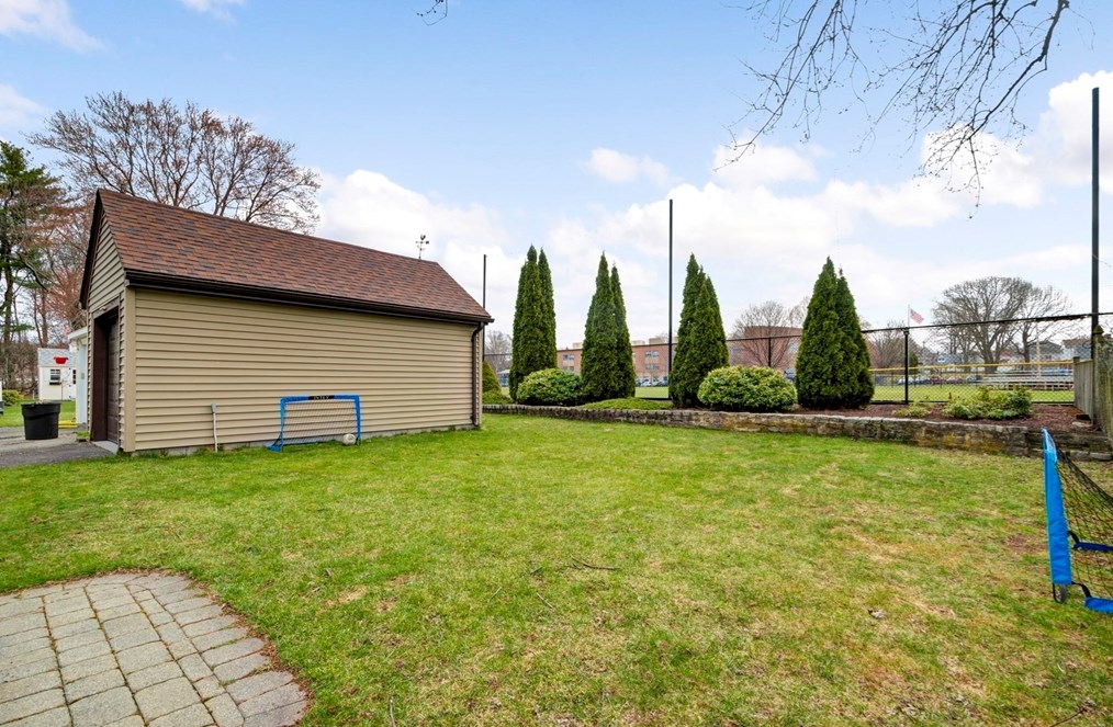 81 Mayall Rd, Waltham MA  02453-8266 exterior