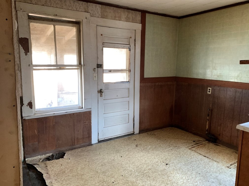 307 Colburn St, Dedham MA 02026-2331 exterior