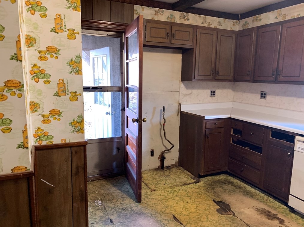 307 Colburn St, Dedham MA 02026-2331 exterior