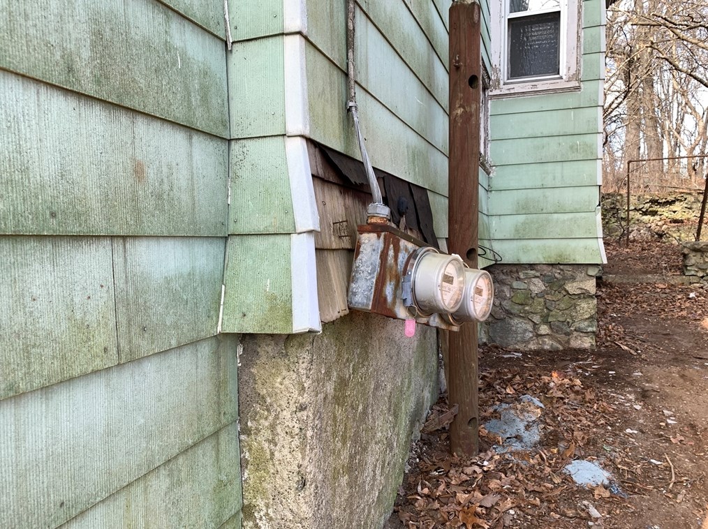 307 Colburn St, Dedham MA 02026-2331 exterior