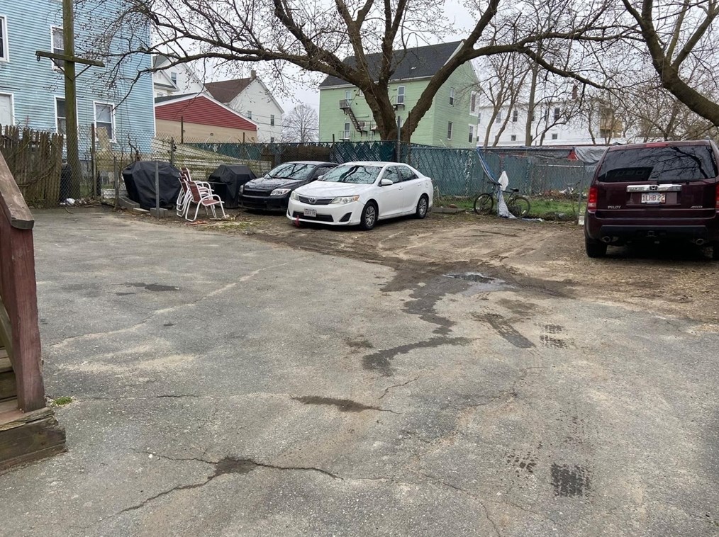 203 Belleville Ave, New Bedford MA 02746-2401 exterior