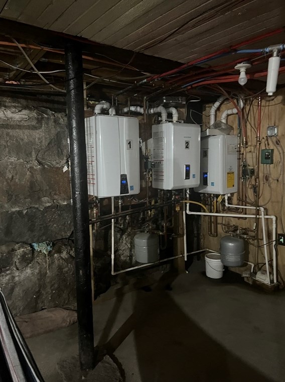 203 Belleville Ave, New Bedford MA 02746-2401 exterior