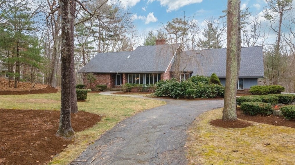 11 Devonshire Rd, Middleton, MA 01949