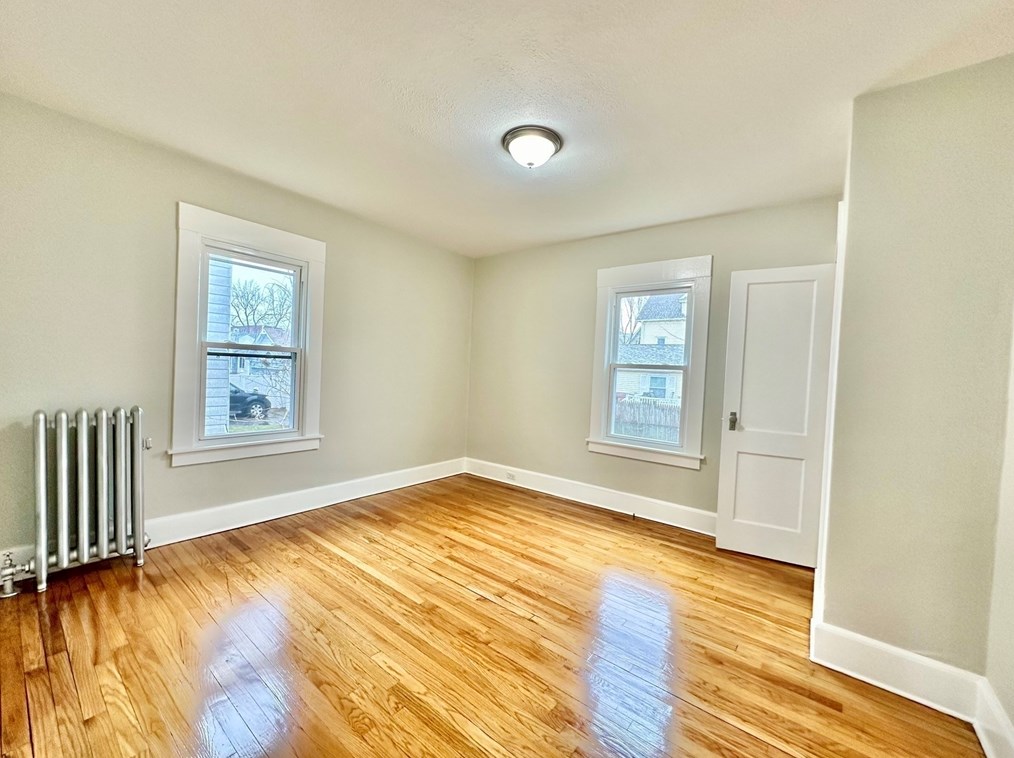 373 Hampden St, Chicopee MA 01013-1557 exterior